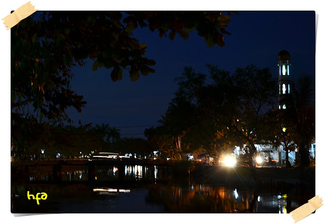 pemandangan malam pinggir sungai kerokan jafri zamzam banjarmasin
