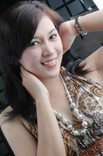 tante girang cantik dgn body yg seksi 0004