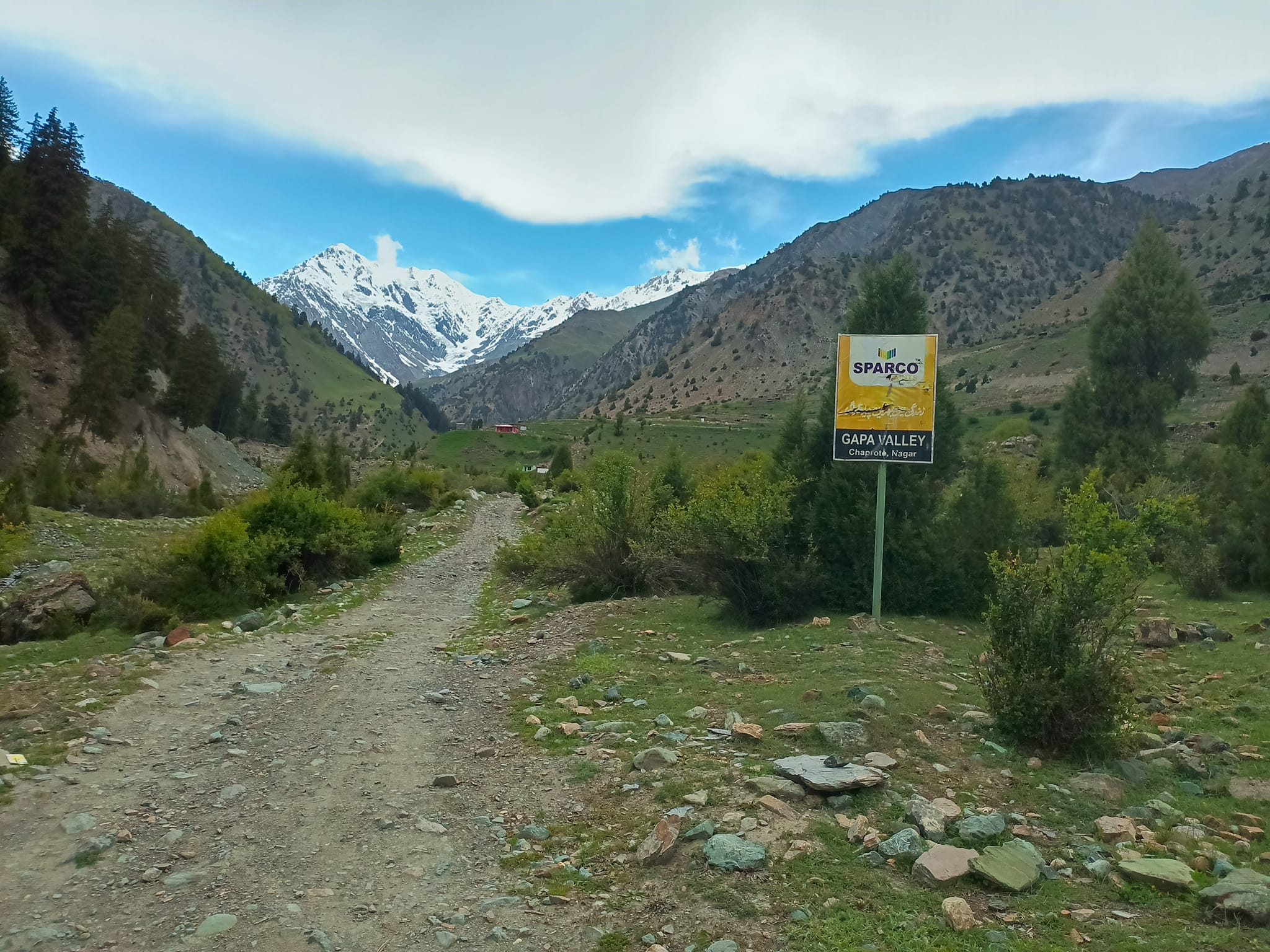 roadtoGappavalleyChaprotNagar.hiddenvalleyinGilgitbaltistan