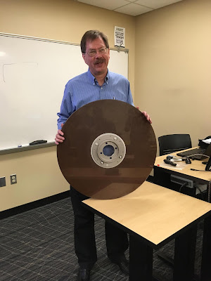 A 10MB hard drive from the 1960s, hard disk 1tb