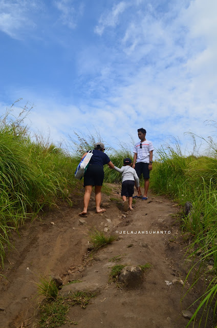 Trek menuju Bukit Pulisan, Likupang Timur, Minahasa Utara, Sulawesi Utara +jelajahsuwanto