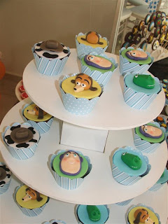 Cupcakes e Cakepops Toy Story - Buzz Lightyear, Woody, Slinky e Rex