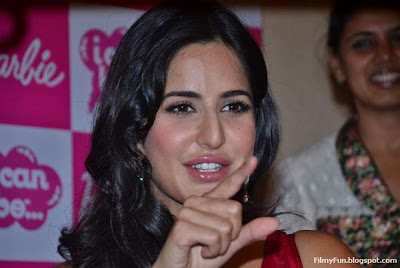 katrina_kaif_juicy_lips_FilmyFun.blogspot.com