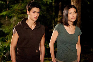 the-twilight-breaking-down-part-1-Booboo-Stewart_Julia-Jones