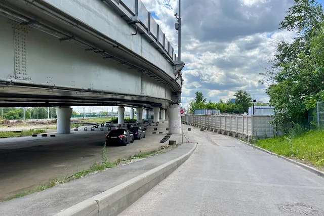 Дорожная улица, путепровод через заброшенные железнодорожные пути в Промзону № 36