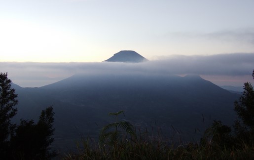 kisah-misteri-gunung-papndayan-garut-jawa-barat