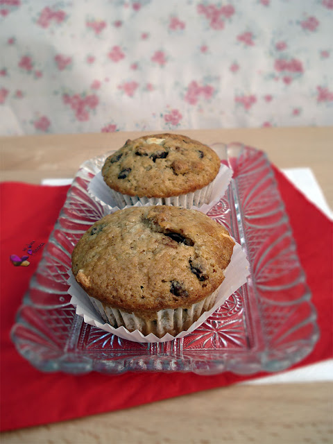 chocolate, chocolate blanco, chocolate negro, chocolate y nueces, muffin, nueces, 