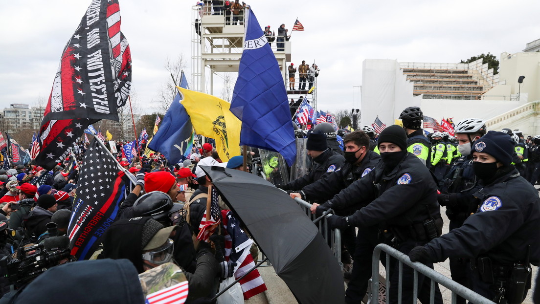 Trumpistas irrumpen en alrededores del Capitolio mientras Congreso certifica la elección de Biden