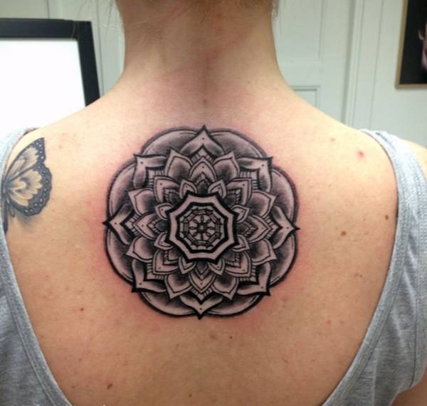 Tatuagens de Mandala - 45 ideias femininas