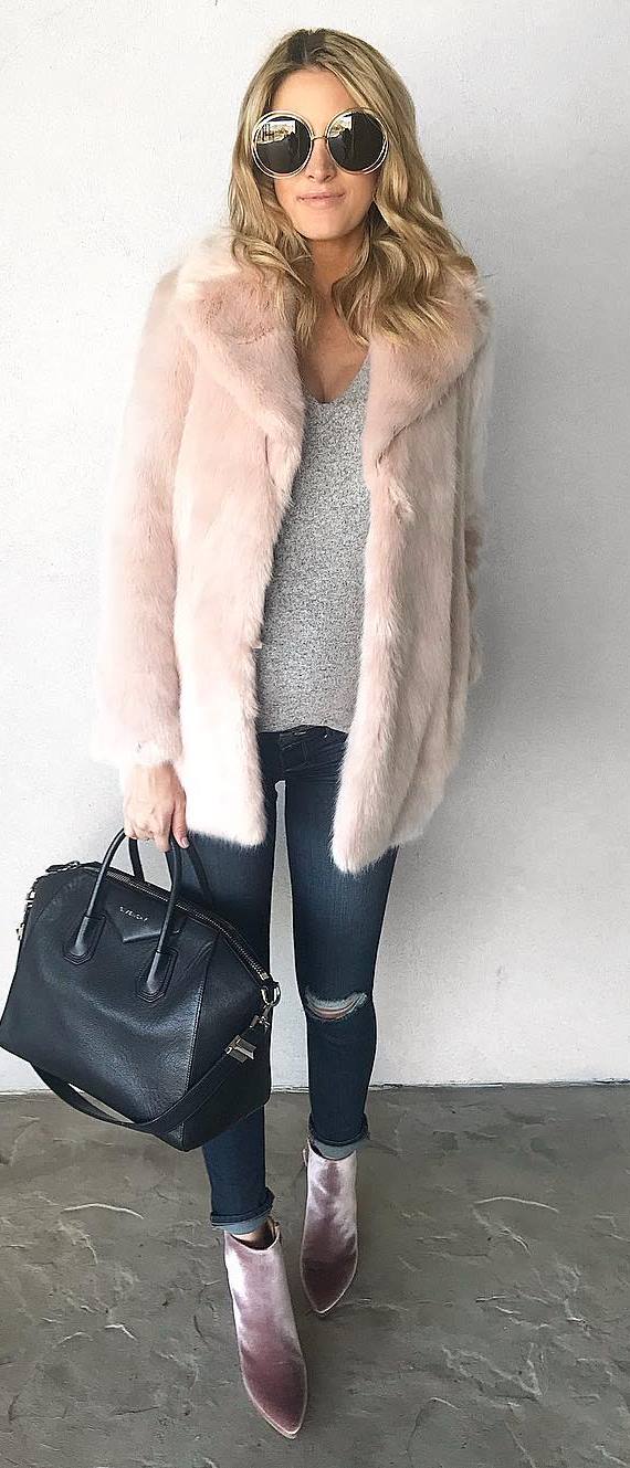 winter fashion trends | fur coat + grey sweater + bag + skinny jeans + velvet boots