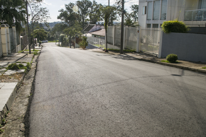 CURITIBA: ASFALTO NOVO PARA 39 RUAS NO ENTORNO DA LINHA VERDE