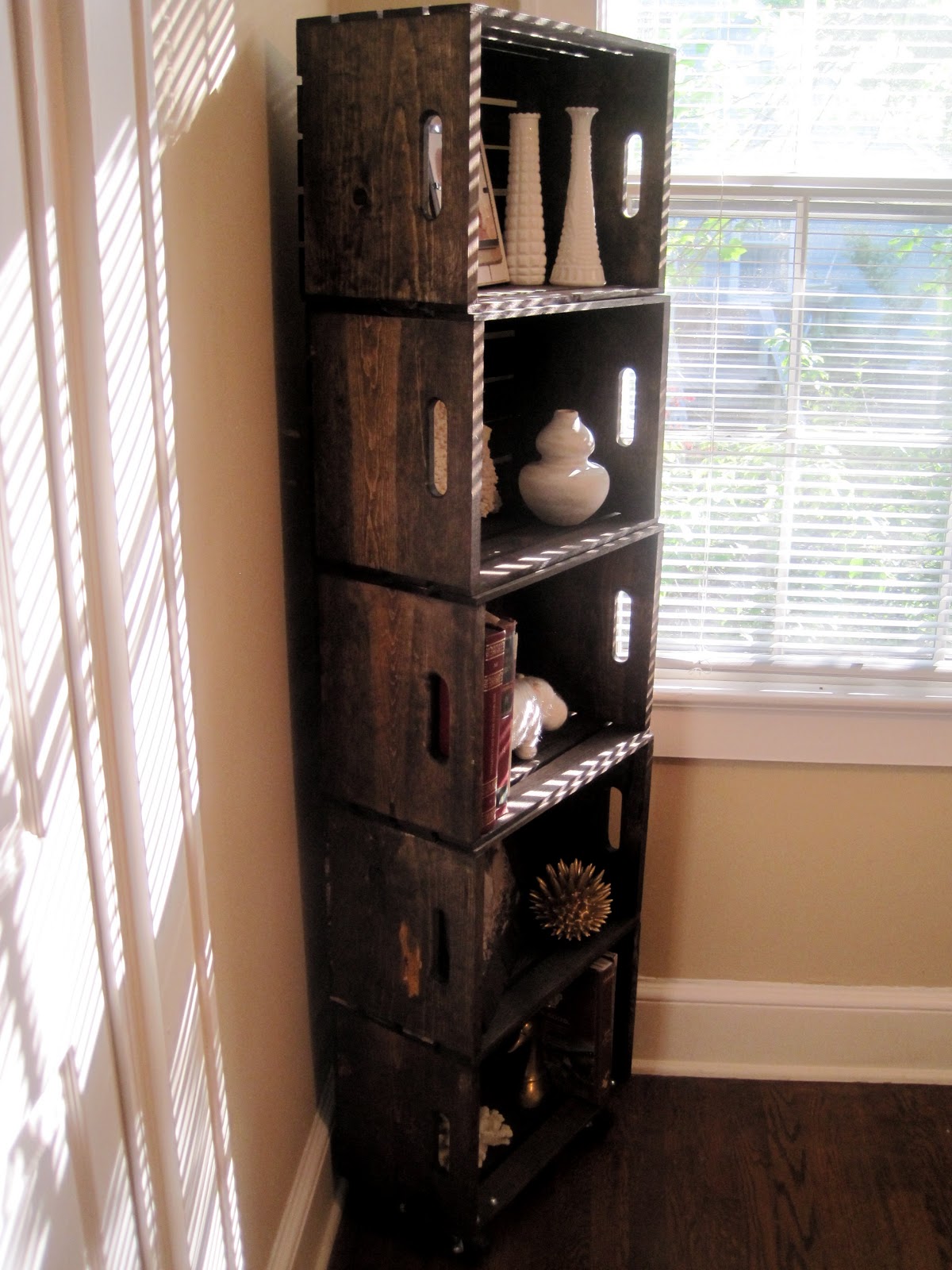 Southern DIY Diary: Wood crate bookshelf...How to!