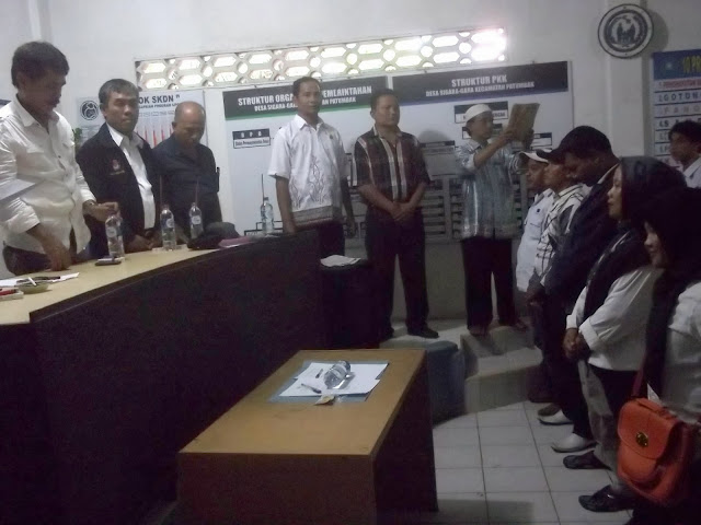 66 Pengawas Pemilihan Umum Desa Se Kecamatan Patumbak, Deliserdang, resmi dilantik Ketua Panwaslu Kecamatan di Aula Kantor Desa Sigara-Gara Patumbak, Sabtu (9/11/2013) Siang. Di Kecamatan Patumbak terdapat 8 Desa, diantaran Desa Marendal I, Marendal II, Sigara-Gara, Patumbak Kampung, Patumbak I, Patumbak II, Lintasan Lama dan Lintasan Baru.