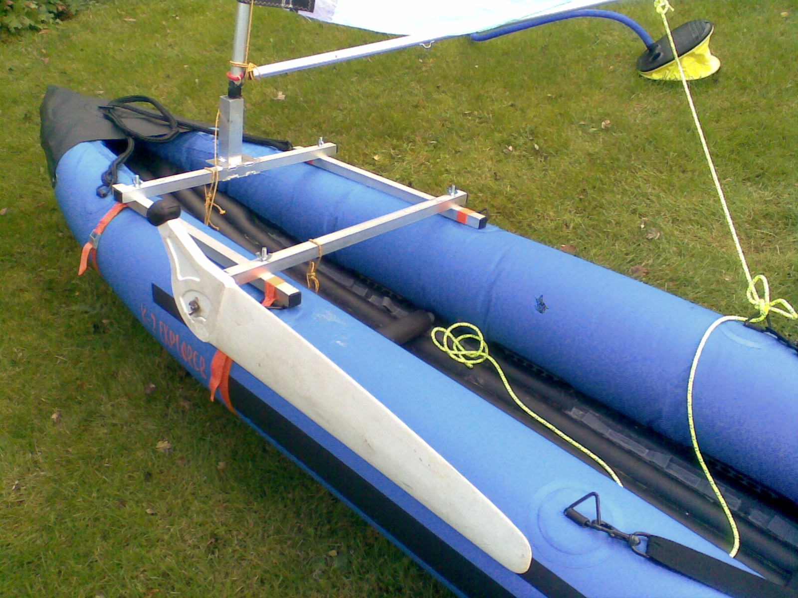 Kayak Sailing and strange boat building projects: Inflatable Sailing 