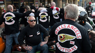   hells angels kutte, hells angels kutte kaufen, hells angels kutte ebay, hells angels kutte abzeichen, hells angels kutte bedeutung, hells angels kuttenverbot, bandidos kutte kaufen, hells angels jacket shop, hells angels kutte abzeichen bedeutung