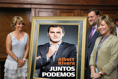 Meme Rajoy posa contento con su cuadro