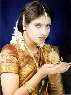 Tamil Actress Sangavi in saree photo album