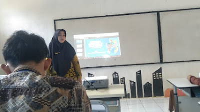Hj. Eneng Ulfatun Hasanah M.Pd, Dosen Aktif Mengajar di Kampus Cigeulis STKIP Babunajah
