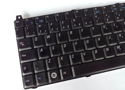 Teclado de notebook com modelo do shift curto