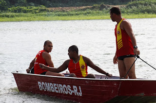 http://vnoticia.com.br/noticia/1318-bombeiros-encontram-corpo-de-crianca-que-desapareceu-apos-enxurrada-no-imbe