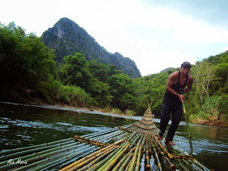 bamboo rafting di sungai amandit loksado - kalsel