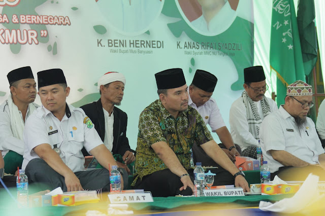 Peringatan Hari Santri Nasional, Wabup Muba Terima Penghargaan Tokoh Peduli Pesantren