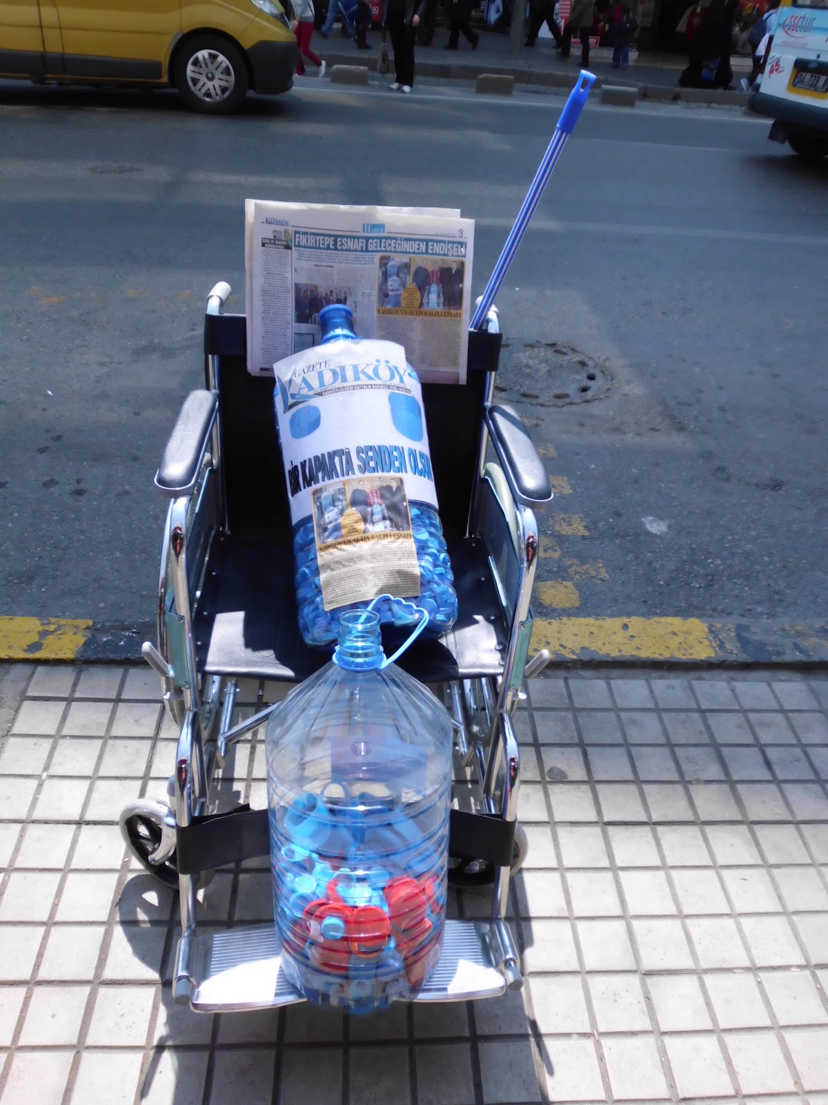 Istanbulum: Die Rollstuhlverschörung oder Deckel sammeln
