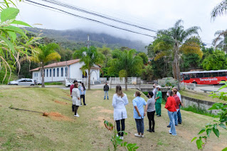 Arborização dos bairros atendidos pelo Gari Comunitário começa pelo Caleme
