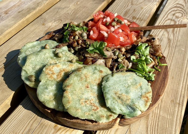 AREPAS ZE SPIRULINĄ I BOCZNIAKAMI - Czytaj więcej »