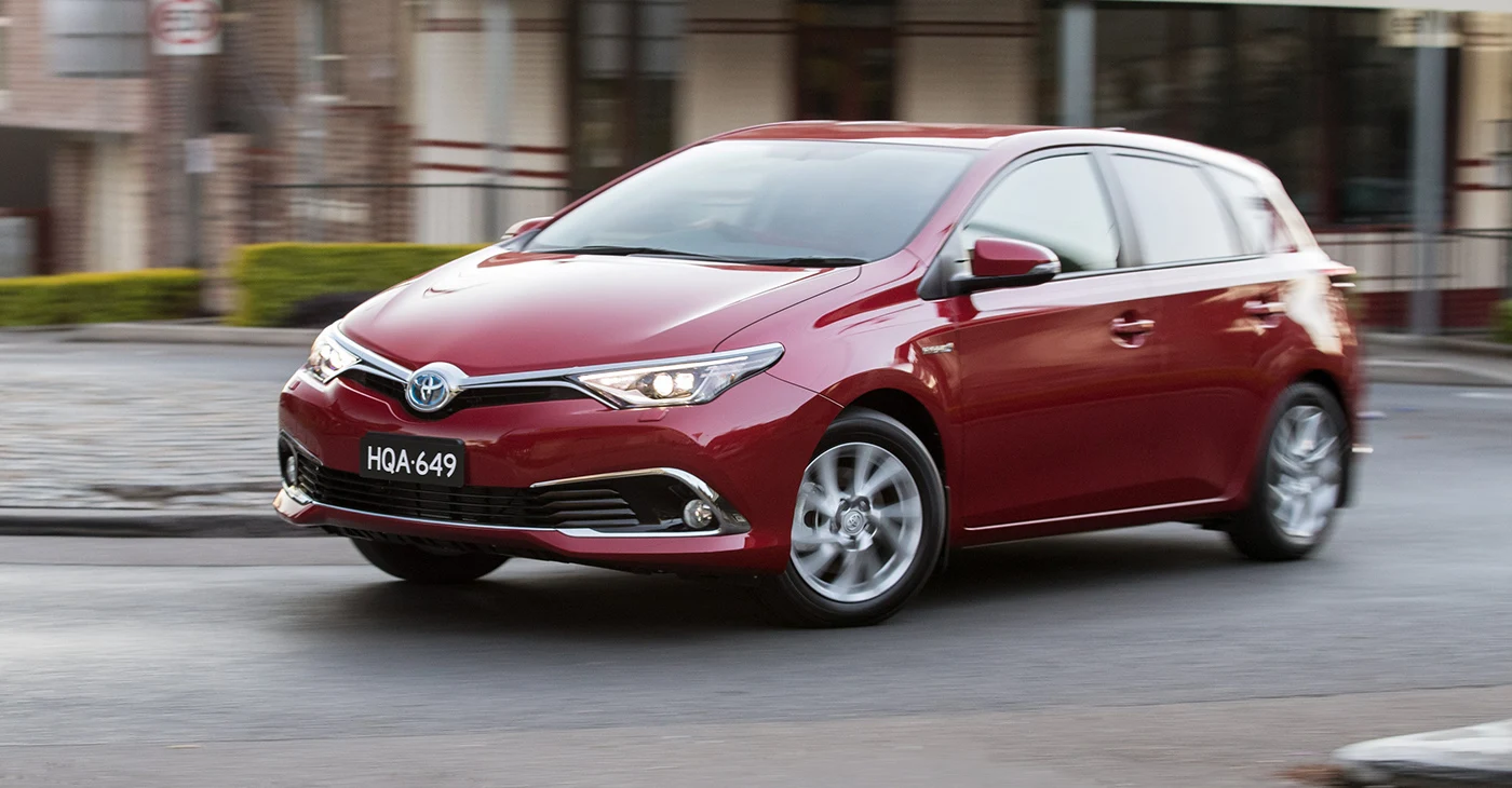 Toyota Corolla Hybrid 2016 đã chính thức được bán