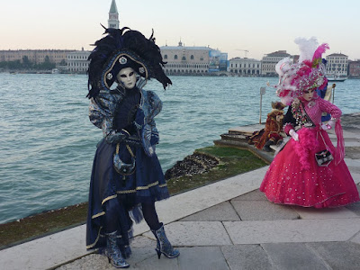 italy-Venice-Carnival-of-Venice-masks-disguise