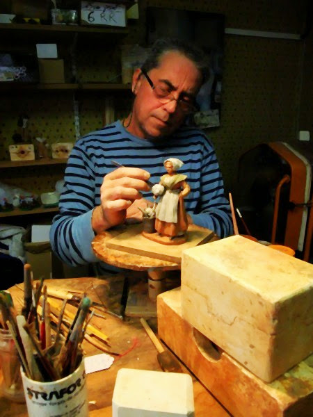 Christian CHAVE le petit fils dans la continuité du grand santonnier