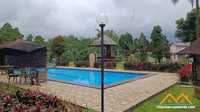 Kolam renang Villa Derta