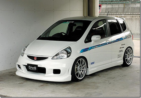white honda jazz