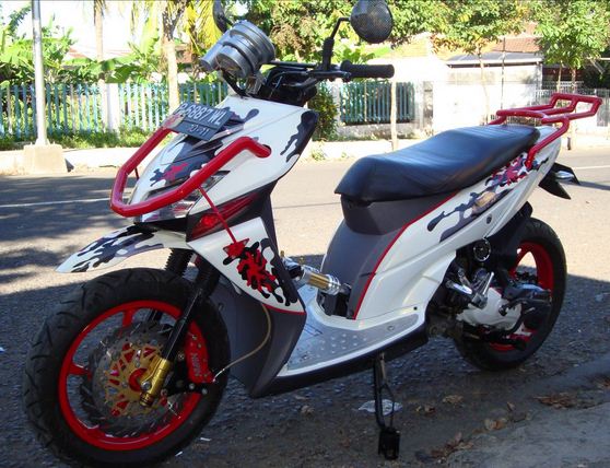 Modifikasi Terbaru  Motor  Honda  Beat Bergaya Touring  Simpel 