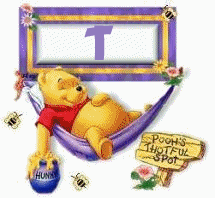 Abecedario de Winnie the Pooh Durmiendo en Hamaca.