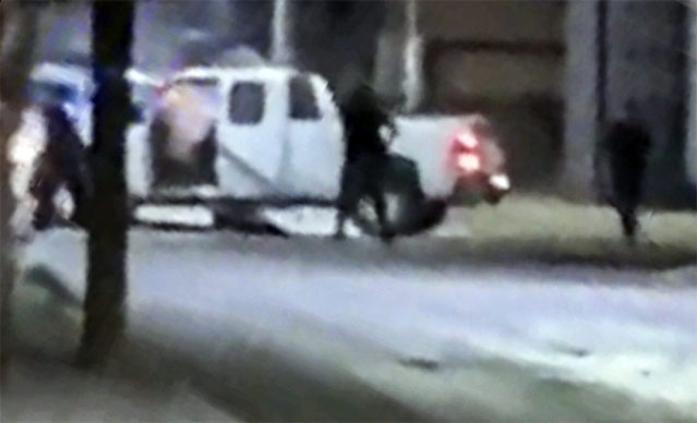 La cámara vio como se los quebraron, comando vestidos con ropa negra asesina a Policías de inteligencia en San Luis Potosí