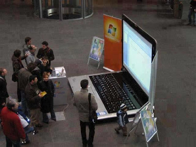 Image: The world's largest laptop