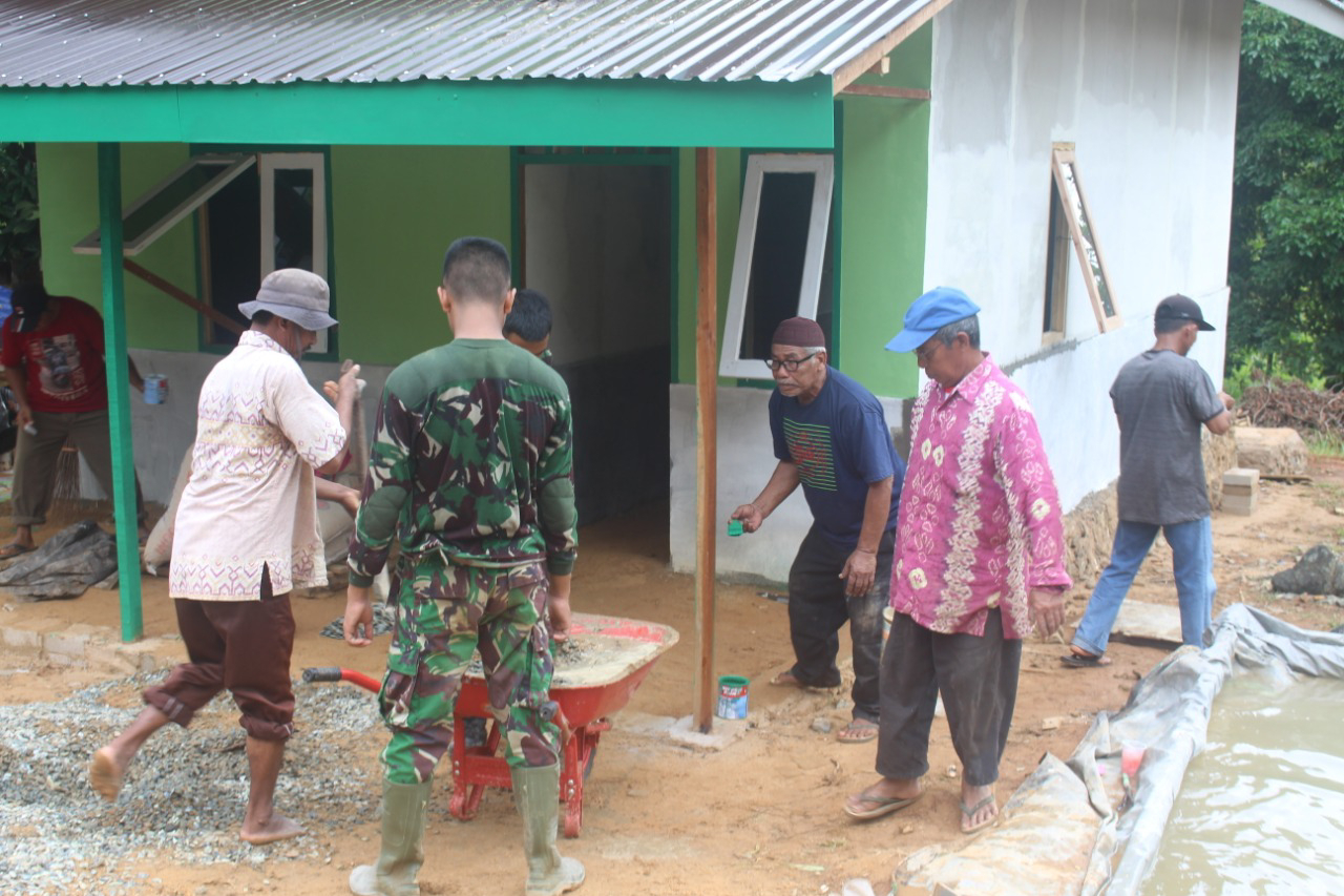 Saling Membantu Dan Bergotong Royong Dalam Membangun Negeri