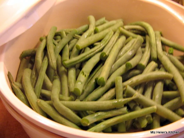 Green Beans with Onion and Bacon Vinaigrette at Miz Helen's Country Cottage