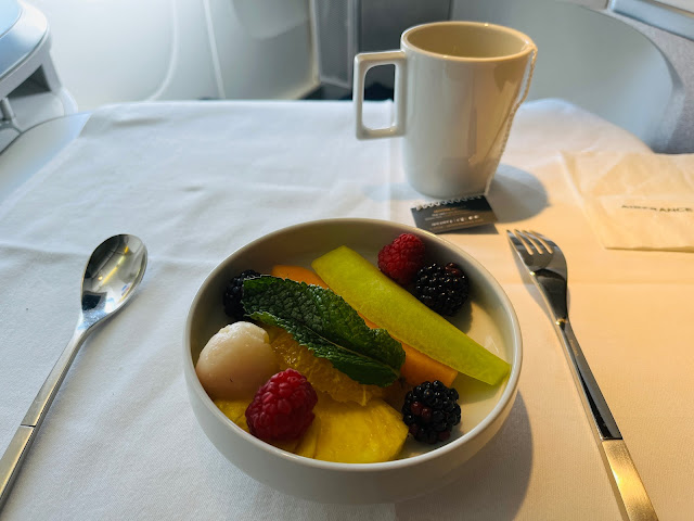 Review: Air France AF65 Business Class Boeing 777-300ER Los Angeles (LAX) to Paris (CDG)