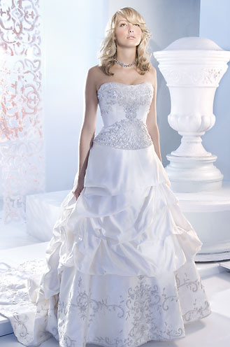 I like wedding dresses to be more detailed and pretty like this