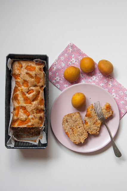 Plumcake di albicocche senza uova e senza burro