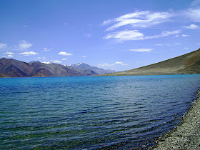 clear blue waters of ladakh lake