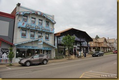 http://followusinourtravels.blogspot.com/