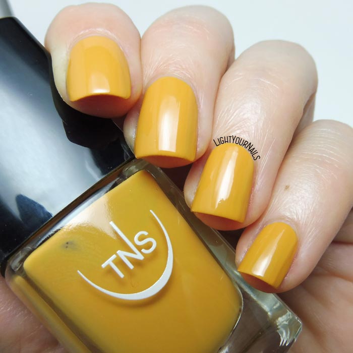 Smalto giallo ambra TNS Cosmetics Firenze 554 Atena (Divina Terra) amber yellow nail polish #unghie #tnsfirenze #tnscosmetics #nails #lightyournails