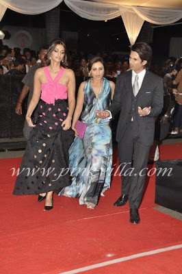 Bollywood Celebrities @ Mausam Movie Premiere