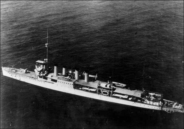 USS Pollux breaking up, 18 February 1942 worldwartwo.filminspector.com