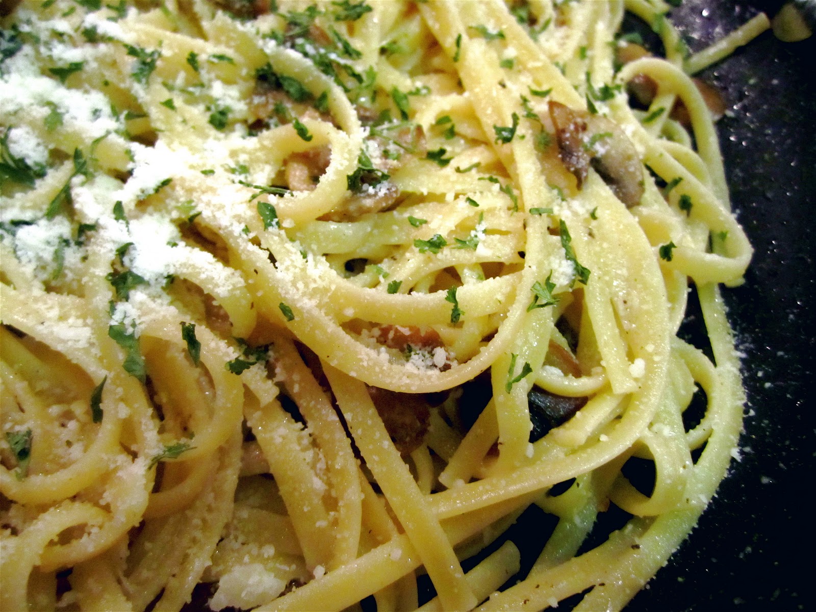 Stephanie Cooks: Low Fat Creamy Mushroom Pasta