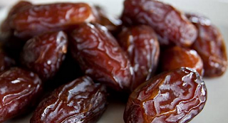 31 Benefits of the Red Dates for Health, Medicine, and Women